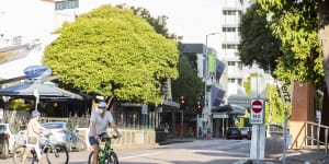 Bustling Darwin,once a COVID-free oasis,stopped in its tracks by new case