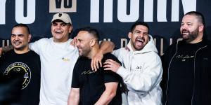 Latrell Mitchell and his advisor Matt Rose (centre) ahead of a No Limit Boxing fight.