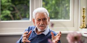 Barry Jones