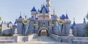 Disneyland,the company’s first theme park,opened in July 1955. 