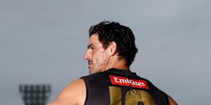 Scott Pendlebury in one of his commemorative 433rd game guernseys.
