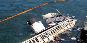 The Baragoola sinks at Waverton.