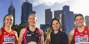 Netball Australia is facing accusations it is failing to push the sport into the future,amid concerns from broadcaster Foxtel about viewership figures. 