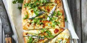 If you can’t find chervil to top your pizza,try parsley or basil instead.