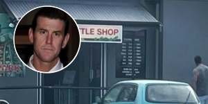 A photo,confirmed to be of Ben Roberts-Smith (and inset),shows him visiting a bottle shop at Suffolk Park near Byron Bay.
