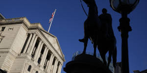 The Bank of England raised interest rates for a ninth successive time,to a 14-year-high.