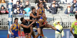 Eagles storm home after bright start by the Blues