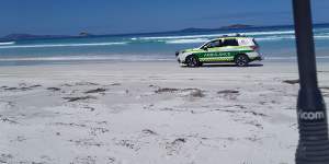 Emergency services at Kelp Beds beach Esperance responding to potential shark attack. 