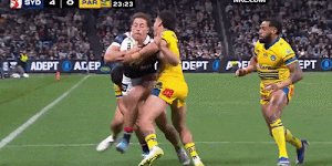 Mark Nawaqanitawase gets a freaky pass away to lead to a Robert Toia try. 
