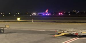 Mid-air scare as Qantas flight lands at Perth Airport on one engine