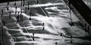 In pictures - locals brave SE Australia high pressure weather