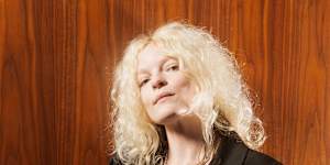 Despite big-time fans,Jessica Pratt guards her inner world