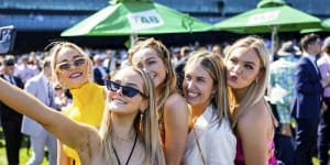 Georgia Myers,Ava Luxford,Zali Knight,Katie Myers and Maddie Hamilton at Randwick Racecourse during The Everest 2022.