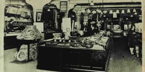 Woolworth's Bargain Basement,Imperial Arcade,December,1924. 