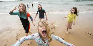 L-RÂ Sierra Farrelly,11,Ella Farrelly,13,Evie Holzer,7 and Adele Farrelly,7 (front) at Torquay Foreshore. 