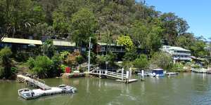 An isolated hamlet of the Hawkesbury River that can be reached only by boat.