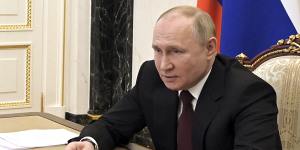 President Vladimir Putin said Russia was considering recognising the independence of two breakaway Ukrainian regions.
