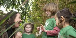 Sam Vale of the Windsor Community Children’s Centre and kids Billie,Thea,and Lance. 