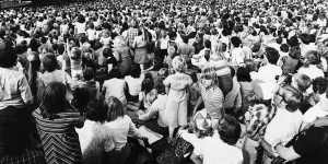 Crowds flocked to the Sidney Myer Music Bowl to watch ABBA in 1977. 
