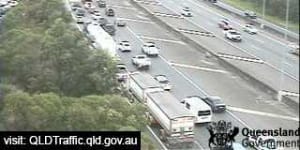 40 minutes to move 2km:Bruce Highway accident delays Brisbane commuters