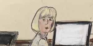 In this courtroom sketch,E. Jean Carroll (right) turns around towards former president Donald Trump.