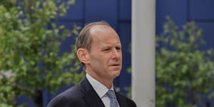 ANZ CEO to the chairman of the board:Pay me less!