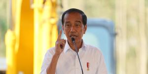 Joko Widodo speaking at a ground-breaking ceremony for a new hotel.