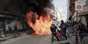 Violence erupts in May Day protests in Paris,marchers criticise re-elected Macron