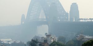 Sydney city shrouded in smoke,November 21.