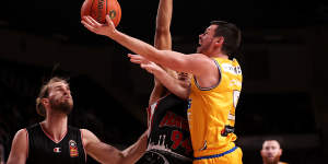 Brisbane bully Hawks to end NBL drought