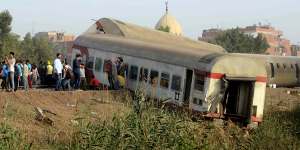 Scores injured,11 killed in Egypt train crash