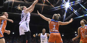 Lauren Jackson shoots for the Flyer in a game against Townsville.