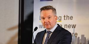 Energy Minister Chris Bowen believes Australia needs world-standard vehicle emissions standards.