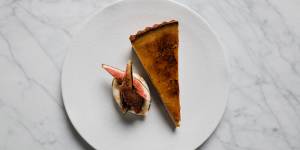 Brown sugar tart served with figs.