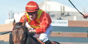 Golden Mile claims Caulfield Guineas