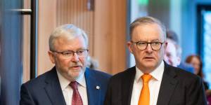 Australian ambassador to the US Kevin Rudd and Prime Minister Anthony Albanese in Washington on Monday.