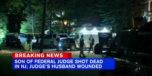 US judge attacked by gunman posing as deliveryman,son killed and husband shot