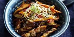 Stir-fried chicken with chilli sauce.