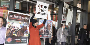 Animal activists disrupt Melbourne's'Ride Like A Girl'film premiere