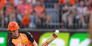 Crawley,Hardie bring heat to take wind out of Hurricanes and send Scorchers to top of BBL ladder