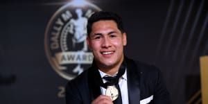 Rousing impromptu haka marks Tuivasa-Sheck's Dally M Medal