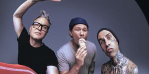 Mark,Tom and Travis:Blink-182’s peak trio.