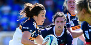 Michelle Perry taking the ball up for the Brumbies in Super W.