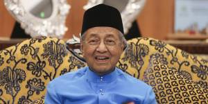 Malaysia Prime Minister Mahathir Mohamad doubts the Joint Investigative Team's conclusion on MH17.