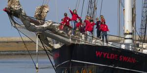 Dutch students complete Atlantic crossing forced by virus