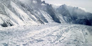 Avalanche hits Indian army post in Himalayas,kills soldiers