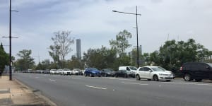 Coronation Drive reopens after police incident in Toowong