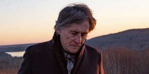 Gabriel Byrne:″⁣People aren’t going to see films in cinemas;nobody can concentrate for that long,anyway;they just want explosions.″⁣