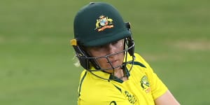 Healy and Mooney take charge as Australia crush Sri Lanka