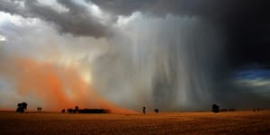 During the heatwave before the 2009'Black Saturday'bushfires,high based storms caused problems for firefighters with lightning and strong"microbursts"- downdrafts from storms which caused a small dust storm in the parched region near Temora,NSW.